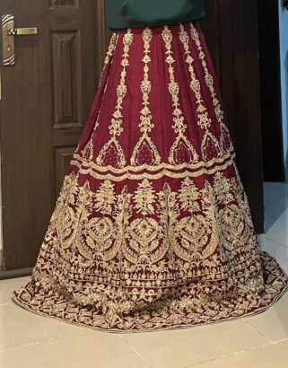 Mohsin Naveed Ranjha Formal wedding bridal maroon lehnga with dupatta