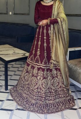 Mohsin Naveed Ranjha Formal wedding bridal maroon lehnga with dupatta