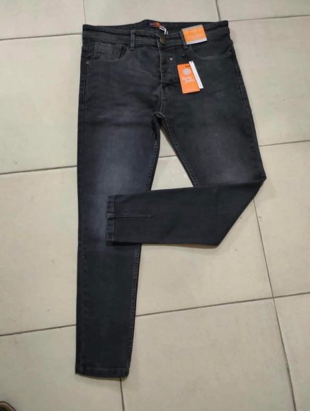 Quality leftovers jeans with different colours.